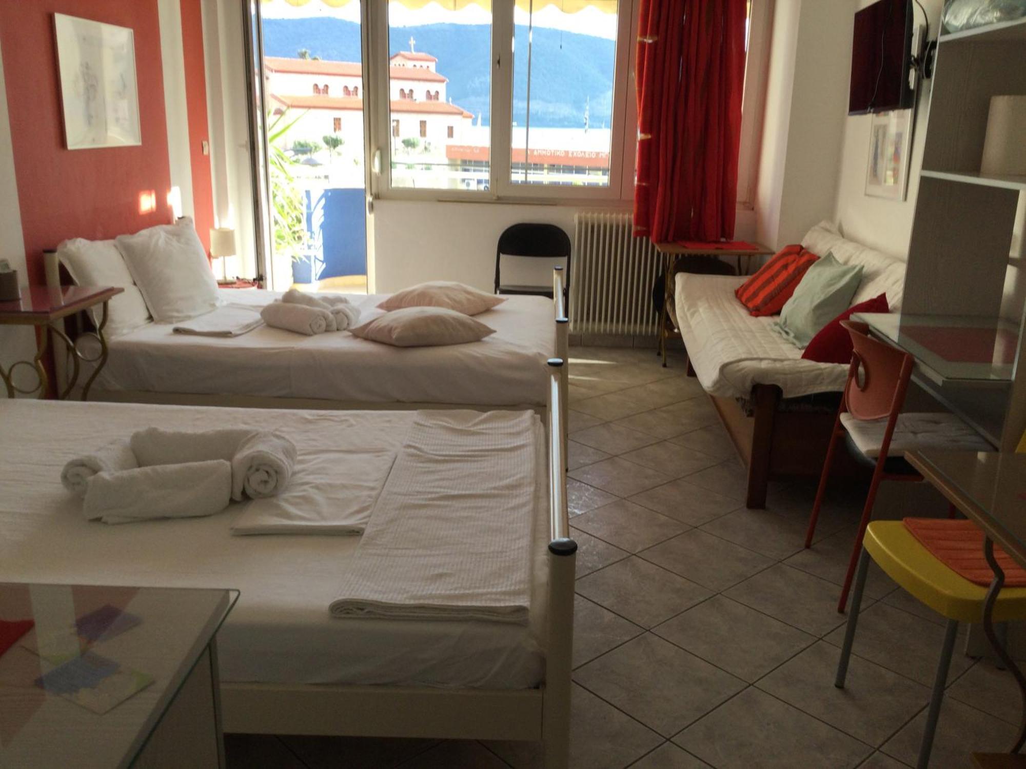 Maria'S Roomstudios Apartments Flats To Let Seaside Heart City Chantzara Spyropoulos イグメニツァ エクステリア 写真